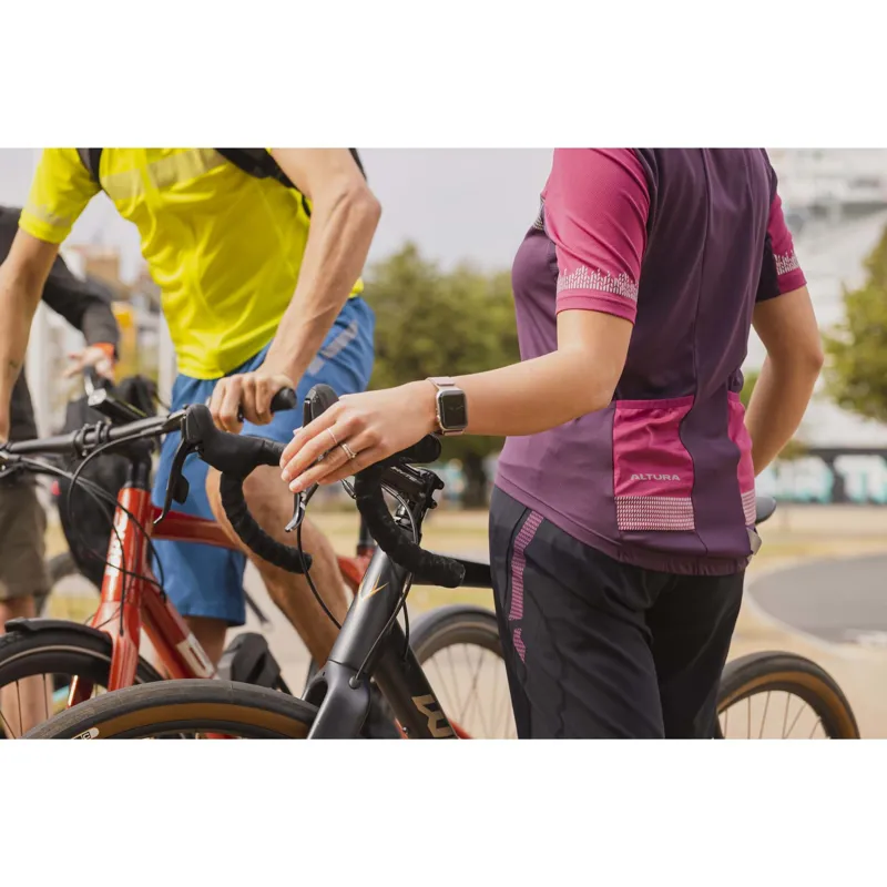 Altura Nightvision Women's Lightweight Cycling Shorts in Black-10